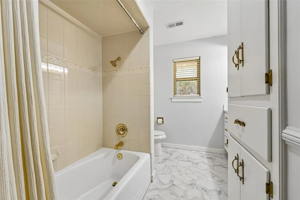 Photo 21 — 3500 Bella Vista Drive, Midwest City, OK 73110