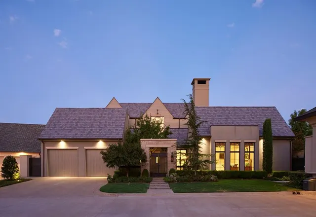 Photo 2 — 8400 Stonehurst Court, Oklahoma City, OK 73120