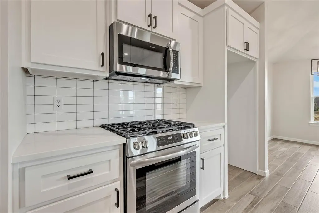 Photo 4 — 502 Grand Sycamore Drive, Washington, OK 73093