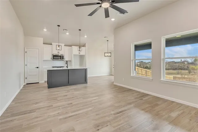 Photo 8 — 502 Grand Sycamore Drive, Washington, OK 73093