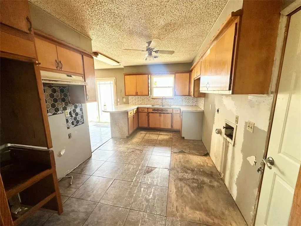 Photo 7 — 123 N Main Street, Leedey, OK 73654