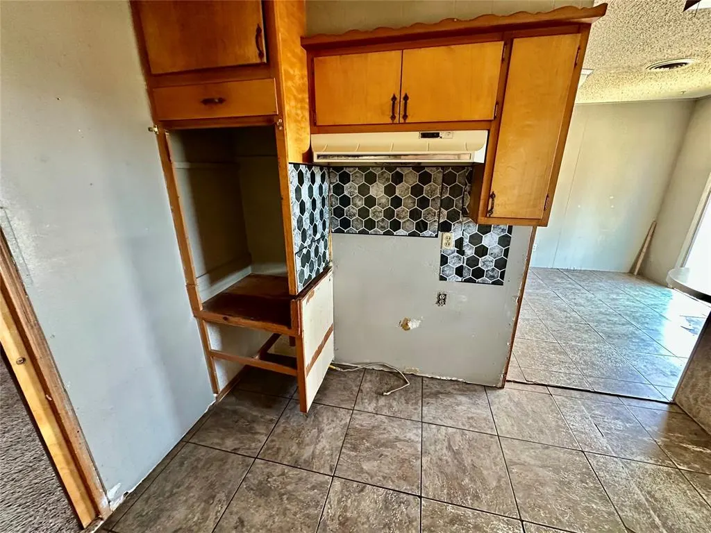 Photo 8 — 123 N Main Street, Leedey, OK 73654