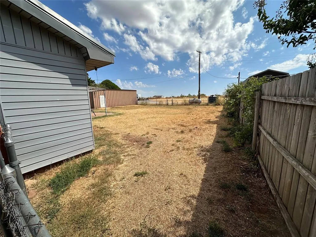 Photo 24 — 123 N Main Street, Leedey, OK 73654
