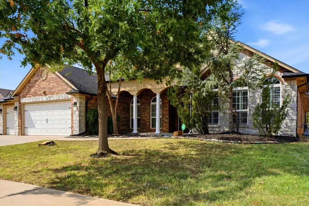 Photo 3 — 16305 Petaluma Place, Edmond, OK 73013