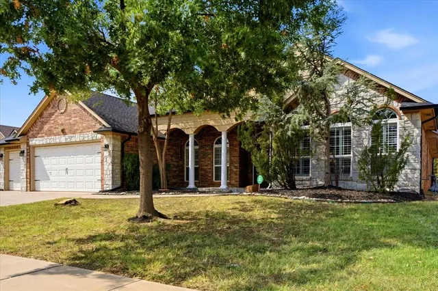 Photo 3 — 16305 Petaluma Place, Edmond, OK 73013