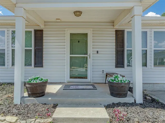 Photo 5 — 15401 Lilly Garden Lane, Oklahoma City, OK 73170