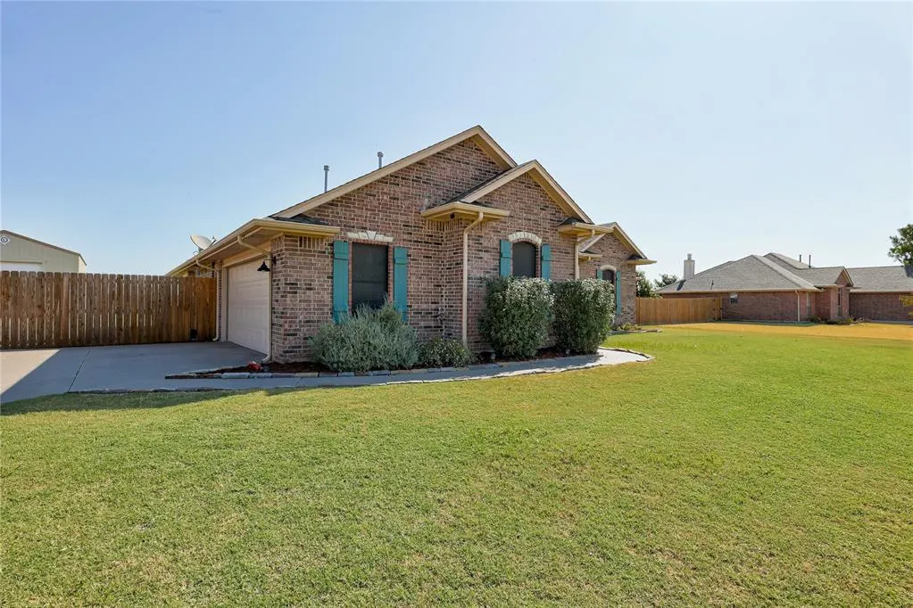 Photo 2 — 2742 NE Faint Ridge Way, Piedmont, OK 73078