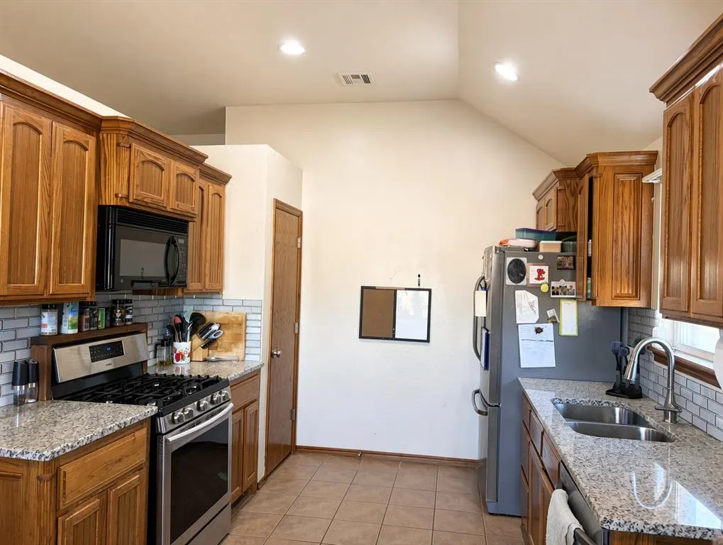 Photo 4 — 4236 Bradford Brook Drive, Norman, OK 73072