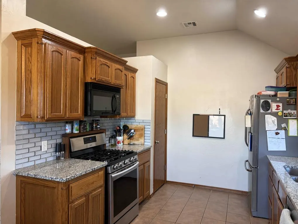 Photo 5 — 4236 Bradford Brook Drive, Norman, OK 73072