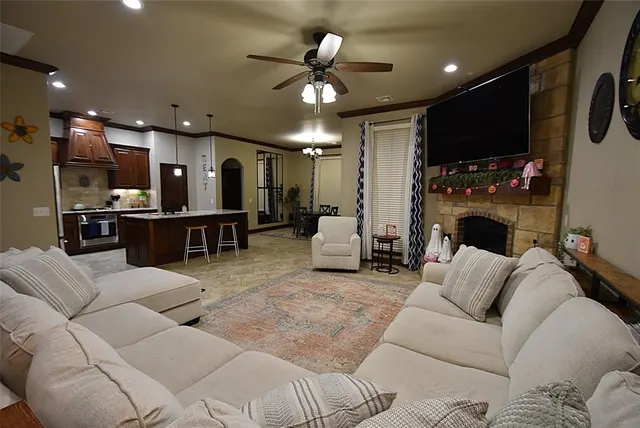 Photo 4 — 1015 Morning Glory Lane, Seminole, OK 74868