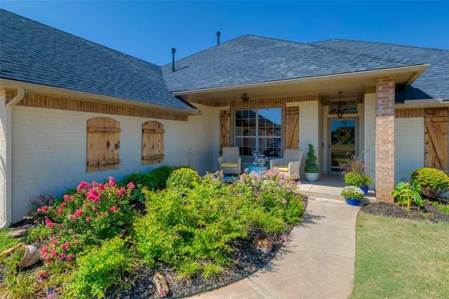 Photo 3 — 2213 Cedar Pointe Court, Edmond, OK 73003