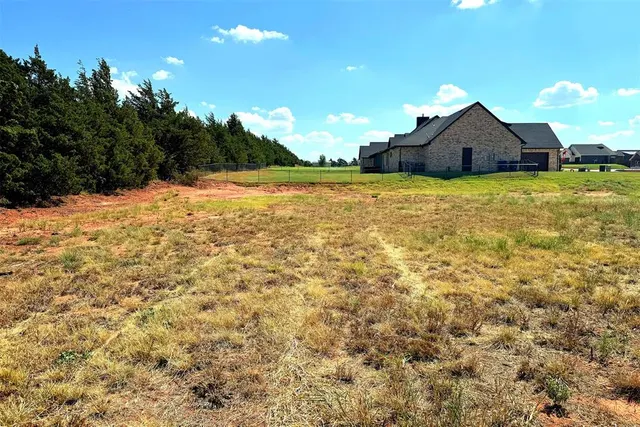 Photo 2 — 4580 Raymond Lane, Guthrie, OK 73044