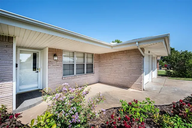 Photo 3 — 8813 S Country Club Drive, Oklahoma City, OK 73159