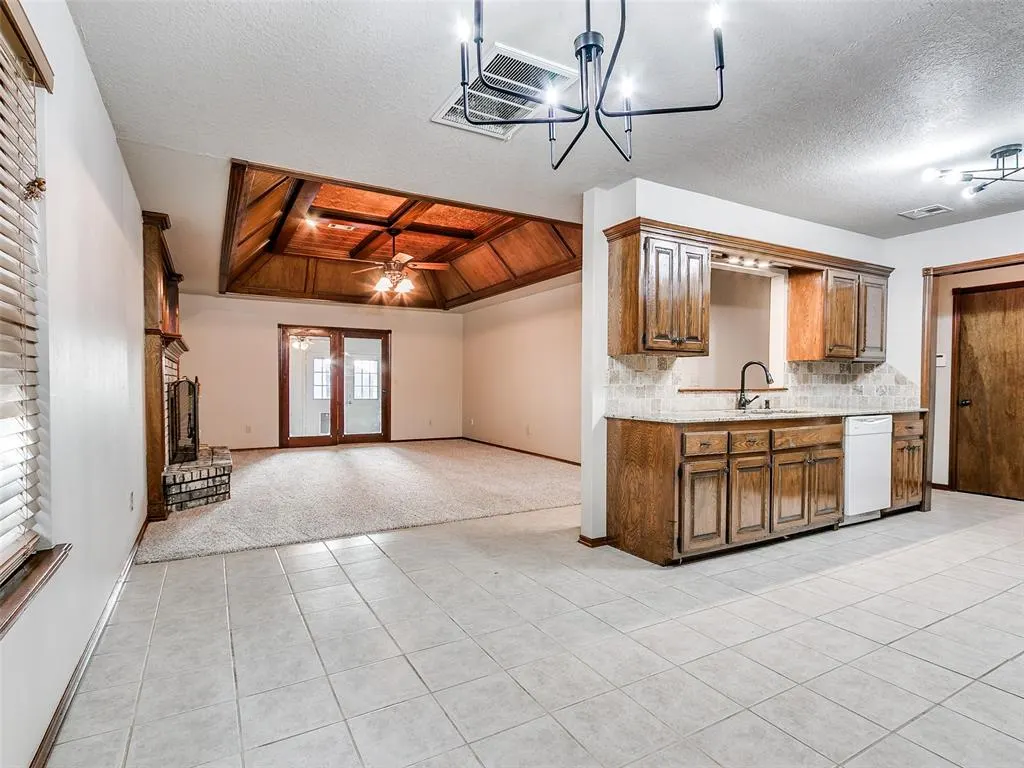 Photo 11 — 9800 S Brookline Avenue, Oklahoma City, OK 73159