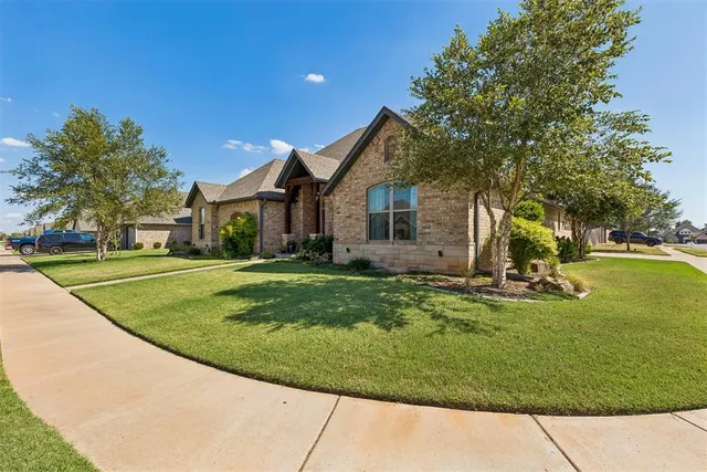 Photo 2 — 12112 SW 48th Street, Mustang, OK 73064