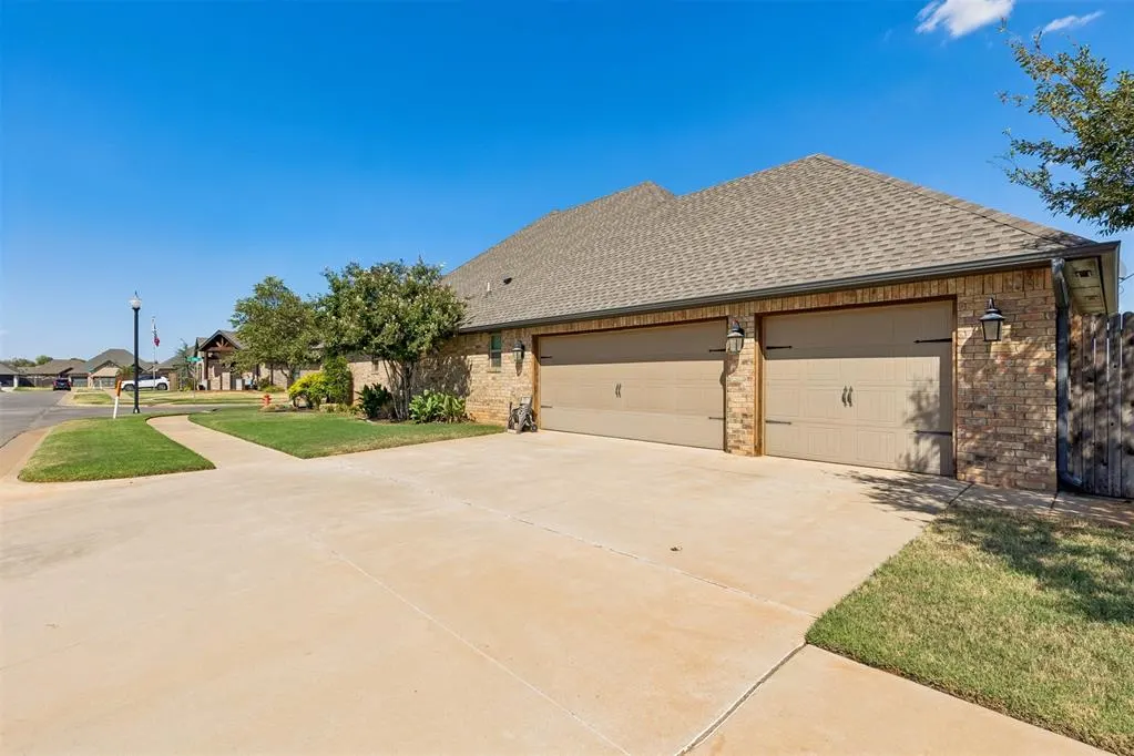 Photo 49 — 12112 SW 48th Street, Mustang, OK 73064