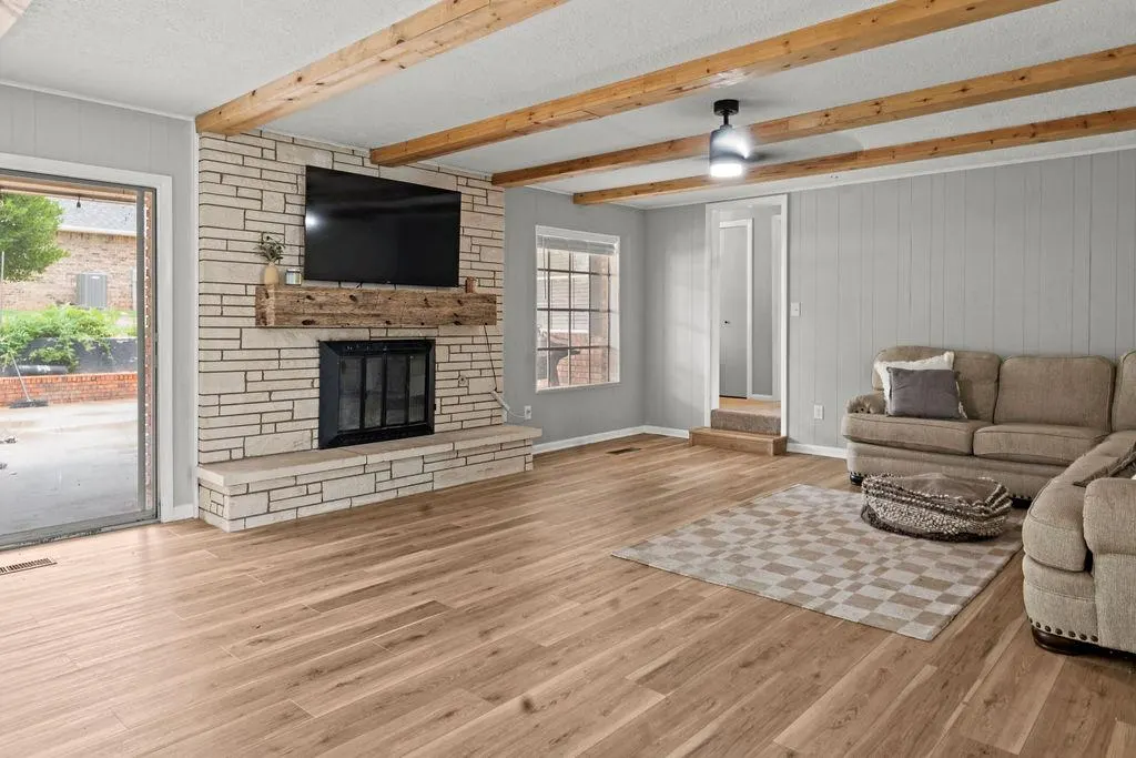 Photo 3 — 808 N 8th Avenue, Purcell, OK 73080