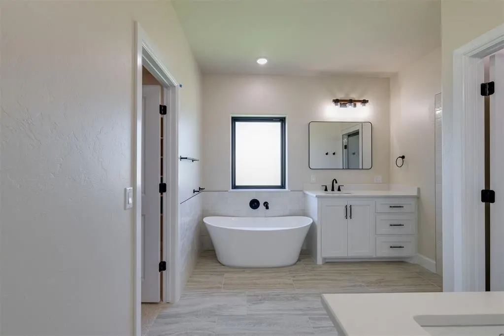 Photo 7 — 19409 S Country Drive, Edmond, OK 73012