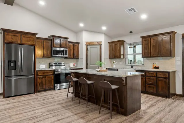 Photo 2 — 5374 Turning Point Lane, Davis, OK 73030