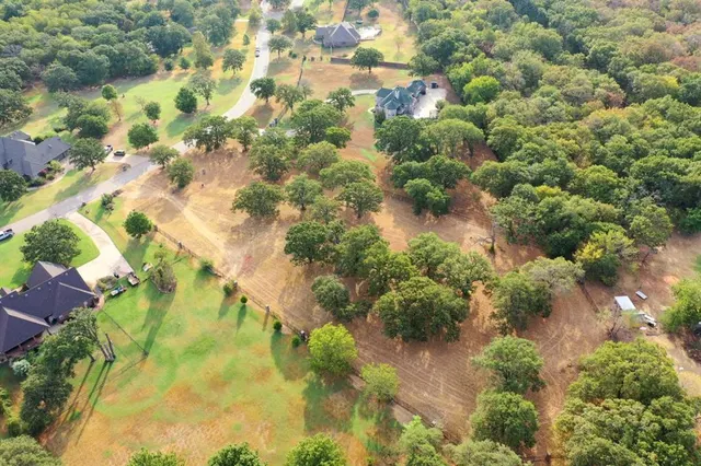 Photo 3 — 6100 Blue Hills Court, Norman, OK 73026