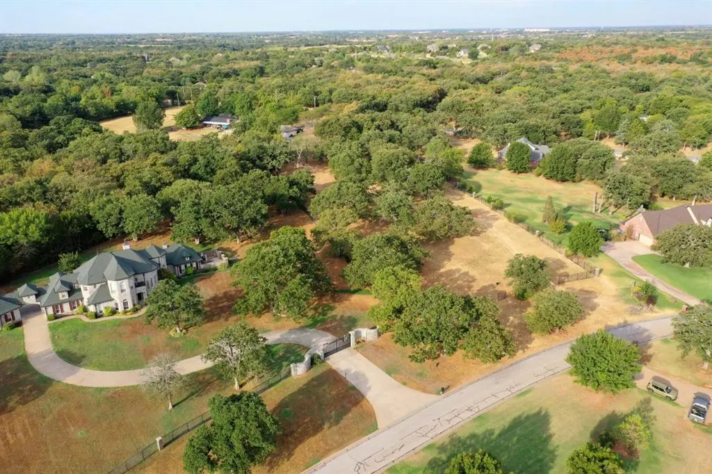 Photo 7 — 6100 Blue Hills Court, Norman, OK 73026