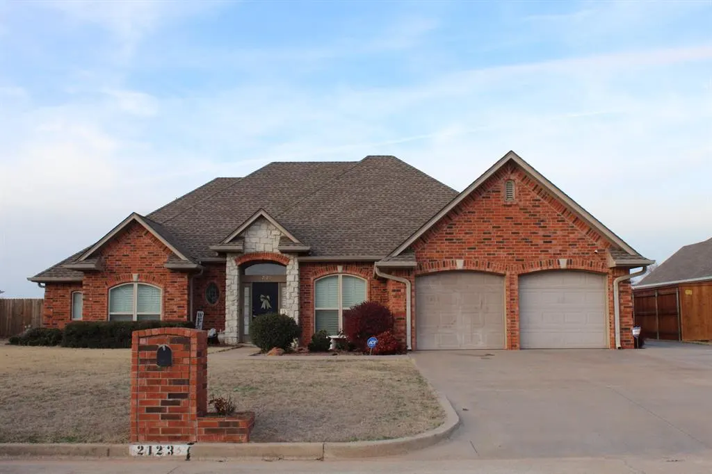 Photo 2 — 2123 Mallard Avenue, Duncan, OK 73533