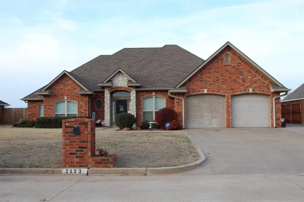 Photo 3 — 2123 Mallard Avenue, Duncan, OK 73533