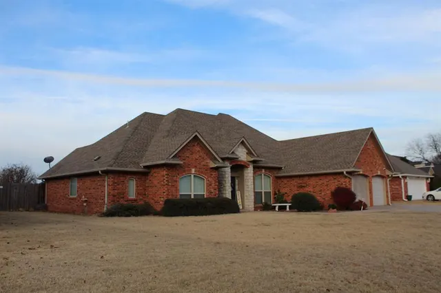 Photo 5 — 2123 Mallard Avenue, Duncan, OK 73533