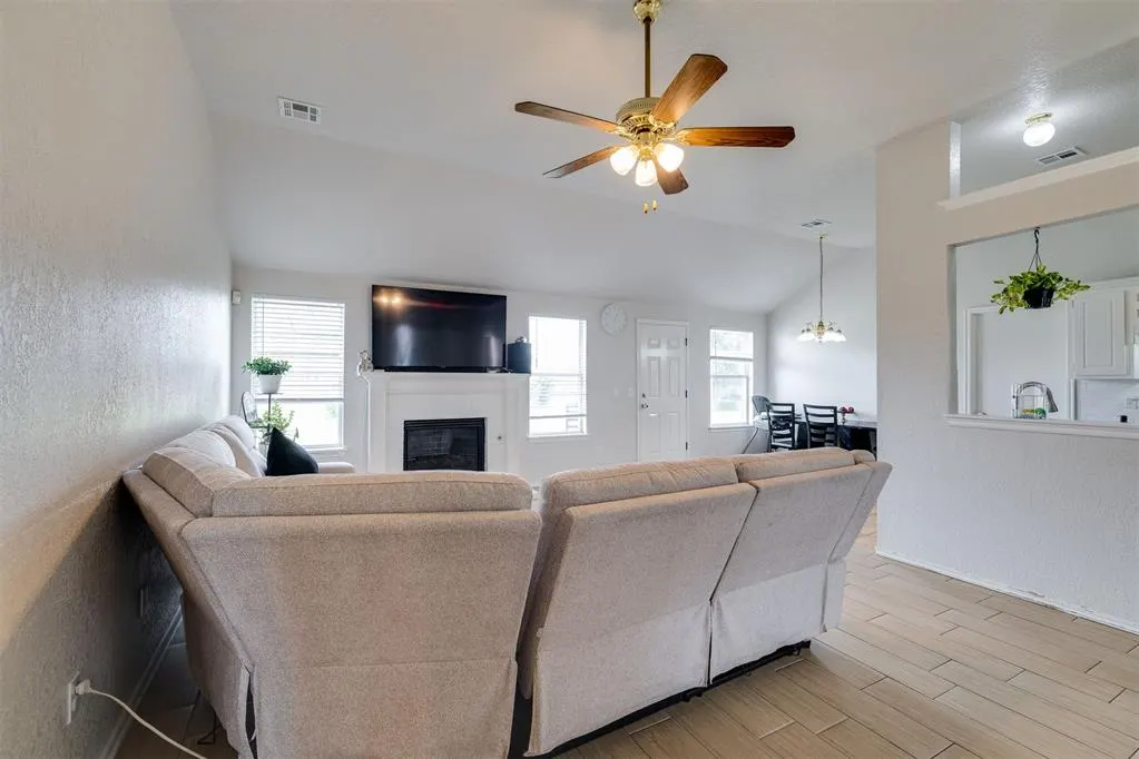 Photo 5 — 1545 Tudor Drive, Moore, OK 73160