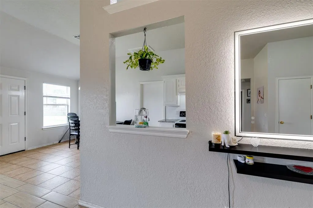 Photo 14 — 1545 Tudor Drive, Moore, OK 73160