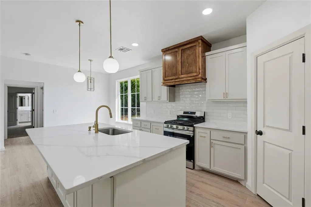 Photo 11 — 2136 N Everest Avenue, Oklahoma City, OK 73111