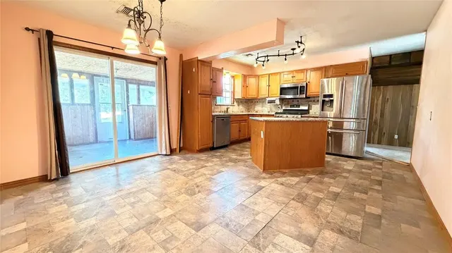 Photo 6 — 106 Baker Street, Shawnee, OK 74801