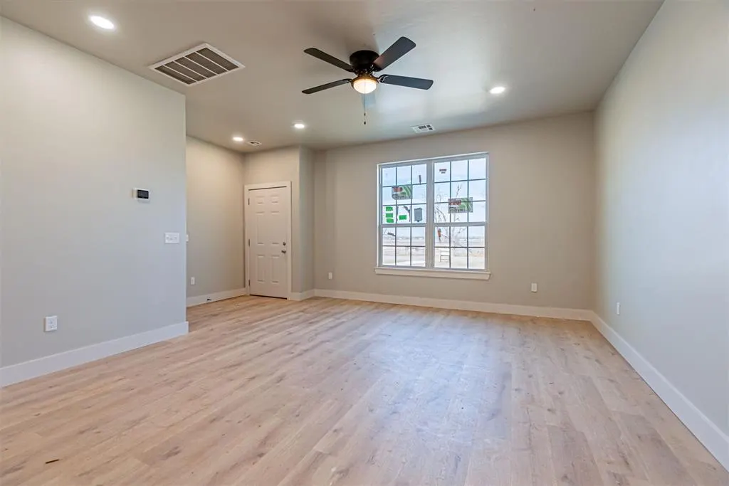 Photo 5 — 316 Ash Avenue, Yukon, OK 73099