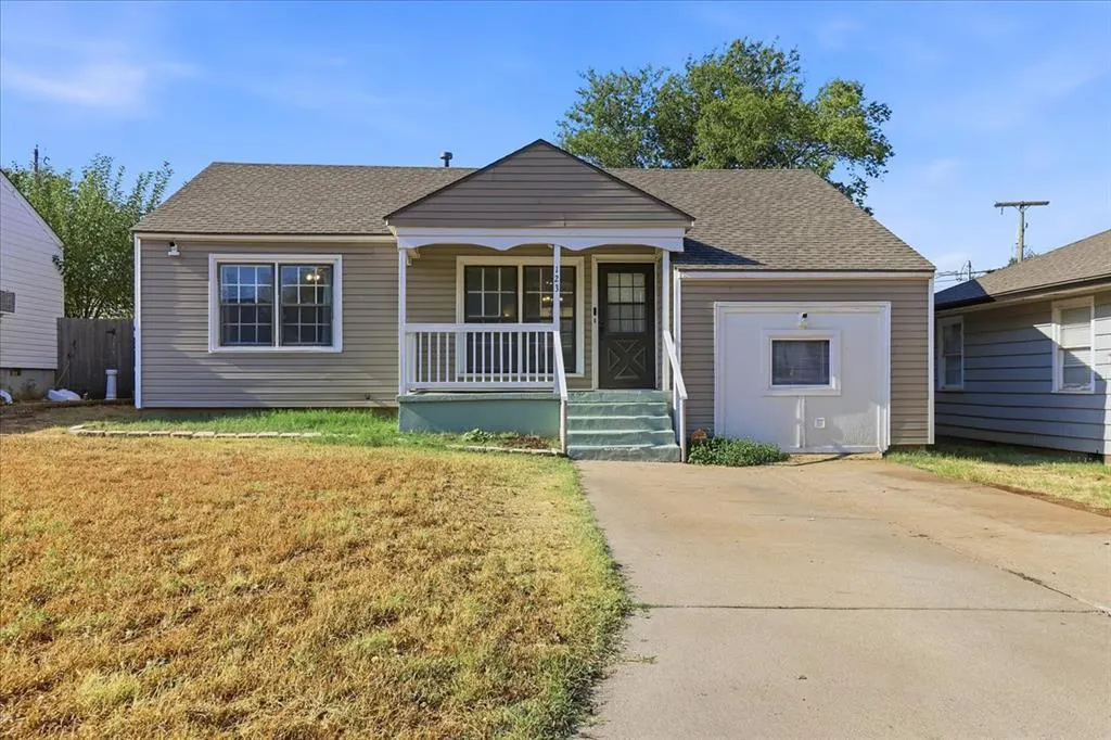 Front exterior — 123 Currell Lane, Elk City, OK 73644