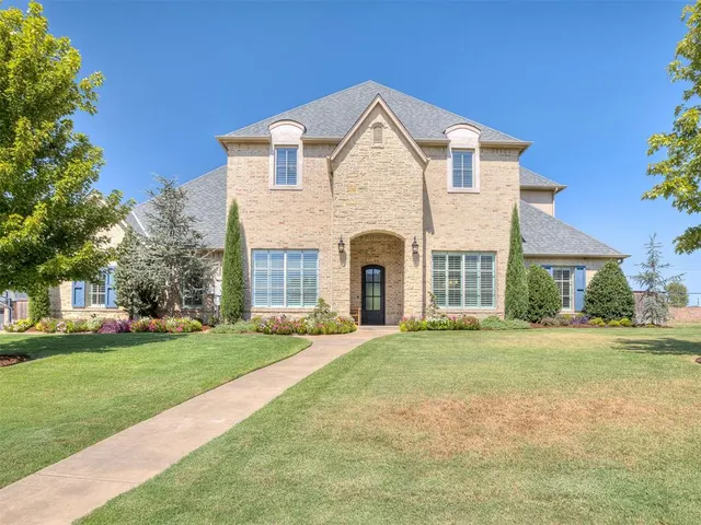 Front exterior — 509 Oak Summit Road, Edmond, OK 73025