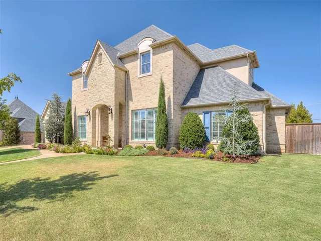 Photo 2 — 509 Oak Summit Road, Edmond, OK 73025