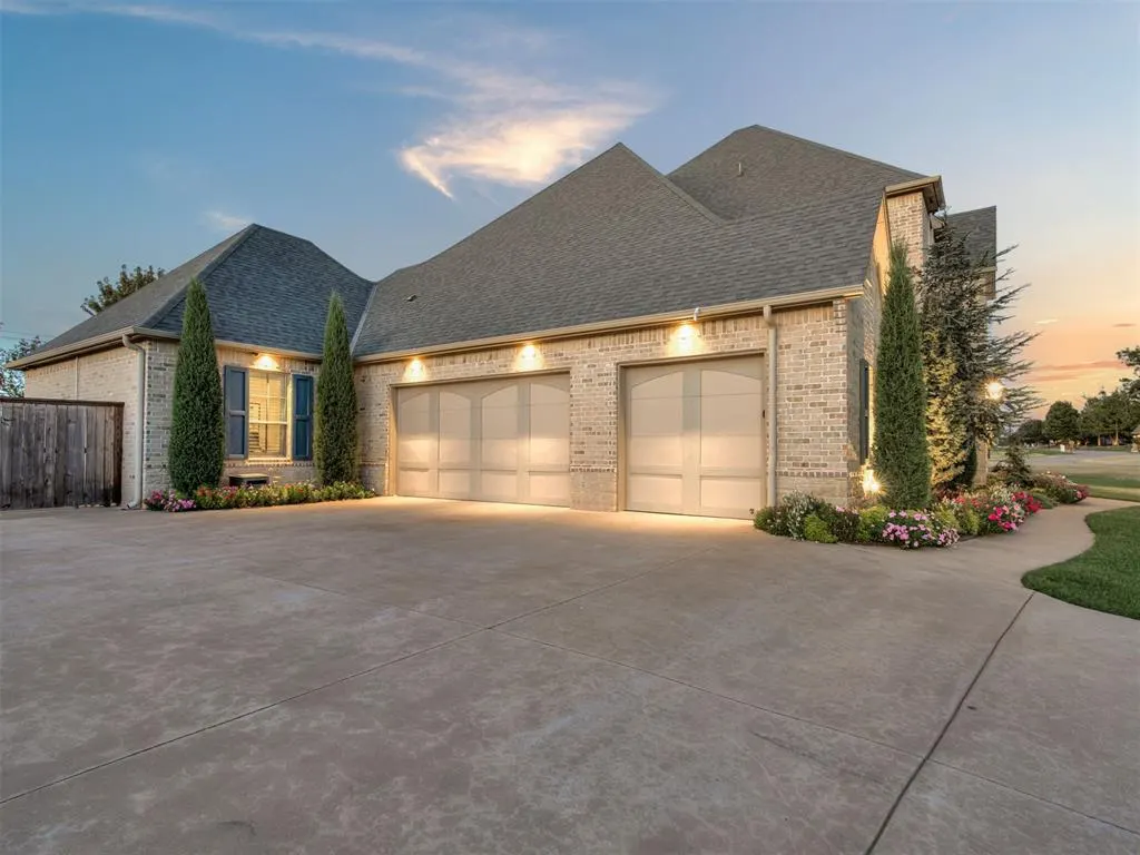 Photo 3 — 509 Oak Summit Road, Edmond, OK 73025