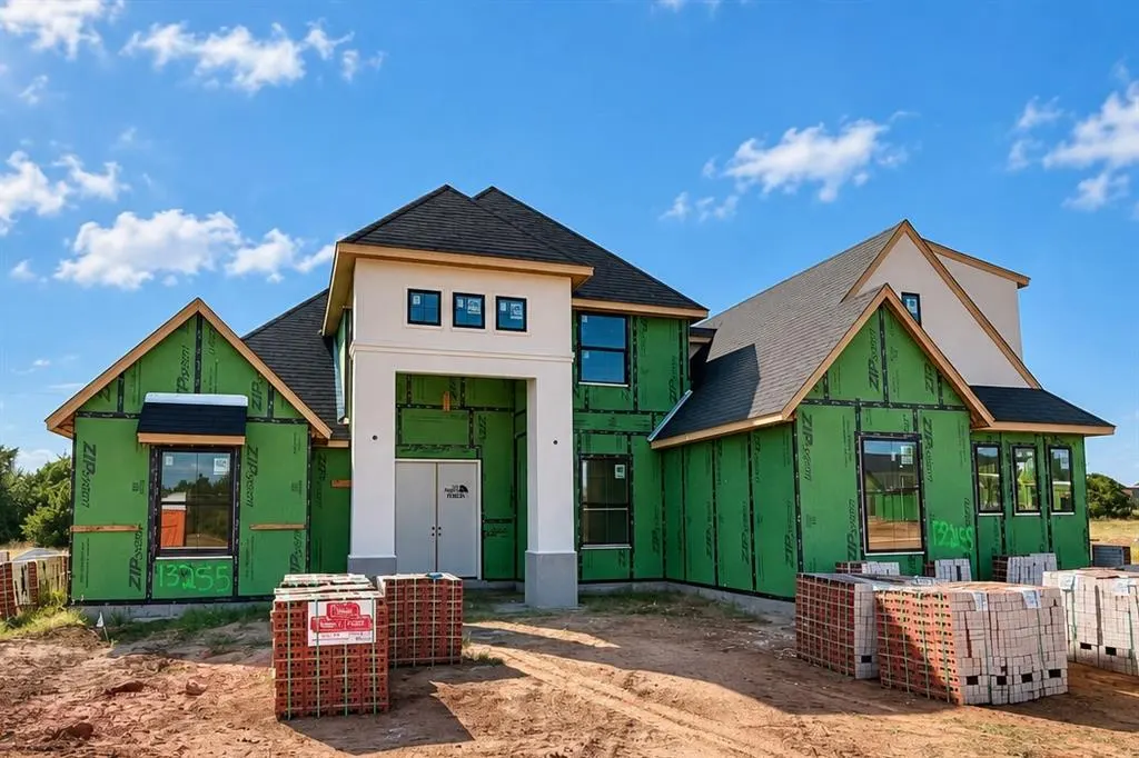 Front exterior — 13255 Lost Creek Boulevard, Edmond, OK 73034