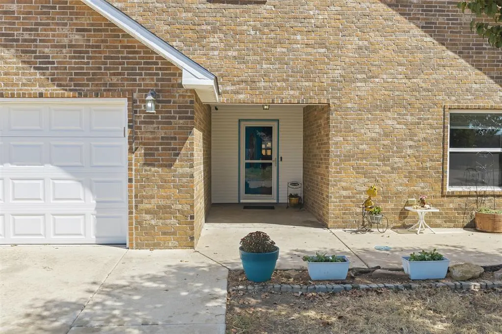 Photo 2 — 1601 Ward Road, Ardmore, OK 73401