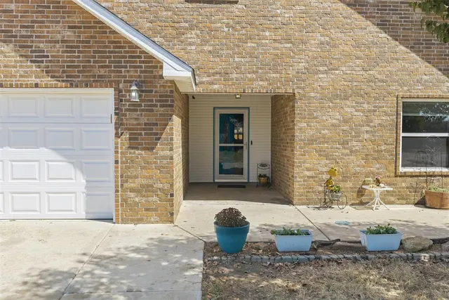 Photo 2 — 1601 Ward Road, Ardmore, OK 73401