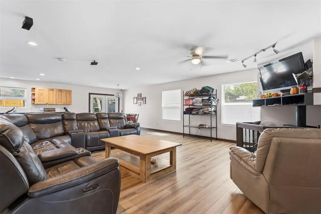Photo 3 — 1601 Ward Road, Ardmore, OK 73401