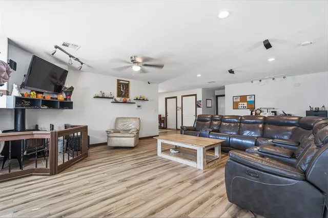 Photo 5 — 1601 Ward Road, Ardmore, OK 73401