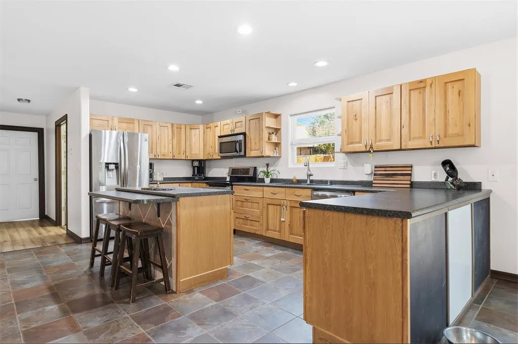 Photo 9 — 1601 Ward Road, Ardmore, OK 73401