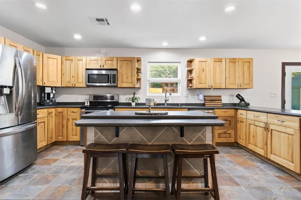 Photo 10 — 1601 Ward Road, Ardmore, OK 73401