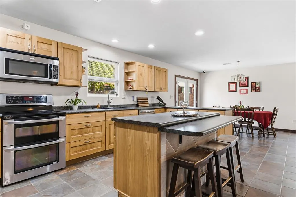 Photo 11 — 1601 Ward Road, Ardmore, OK 73401