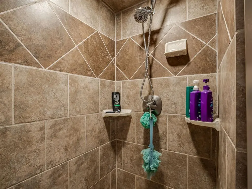 Photo 25 — 1425 Chimney Hill Road, Yukon, OK 73099
