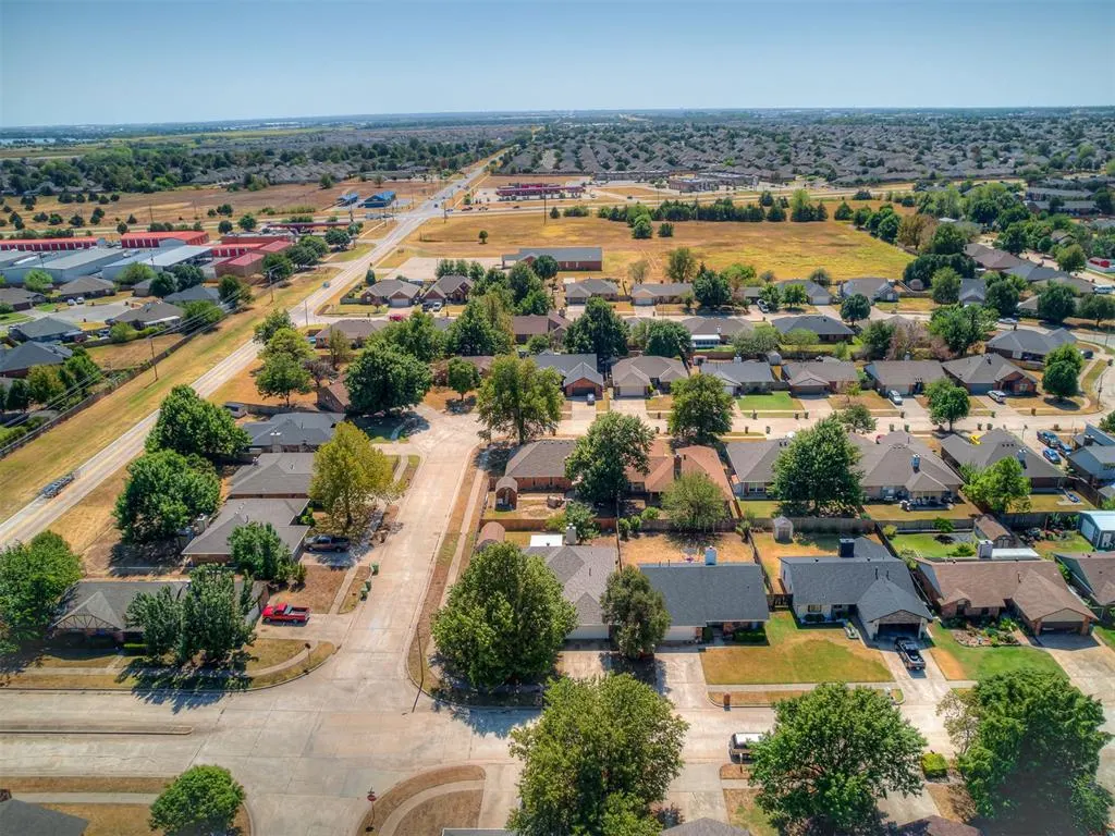Photo 43 — 1425 Chimney Hill Road, Yukon, OK 73099
