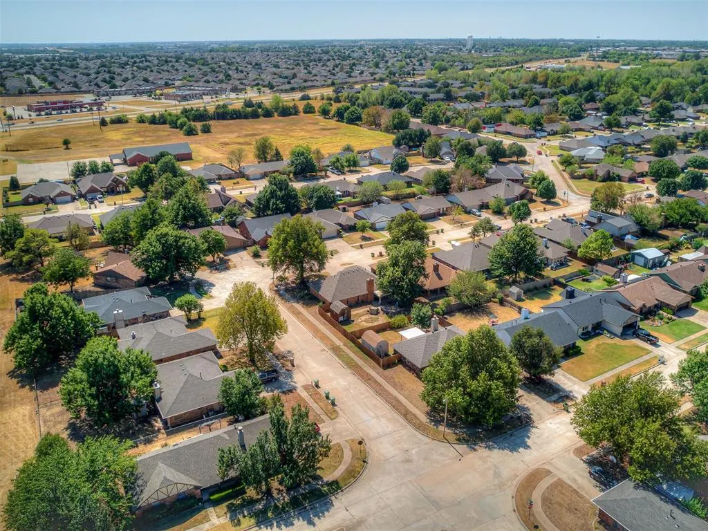 Photo 44 — 1425 Chimney Hill Road, Yukon, OK 73099