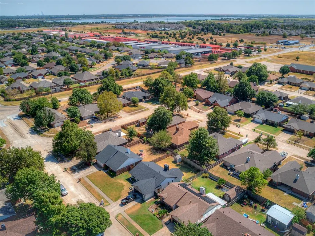 Photo 45 — 1425 Chimney Hill Road, Yukon, OK 73099