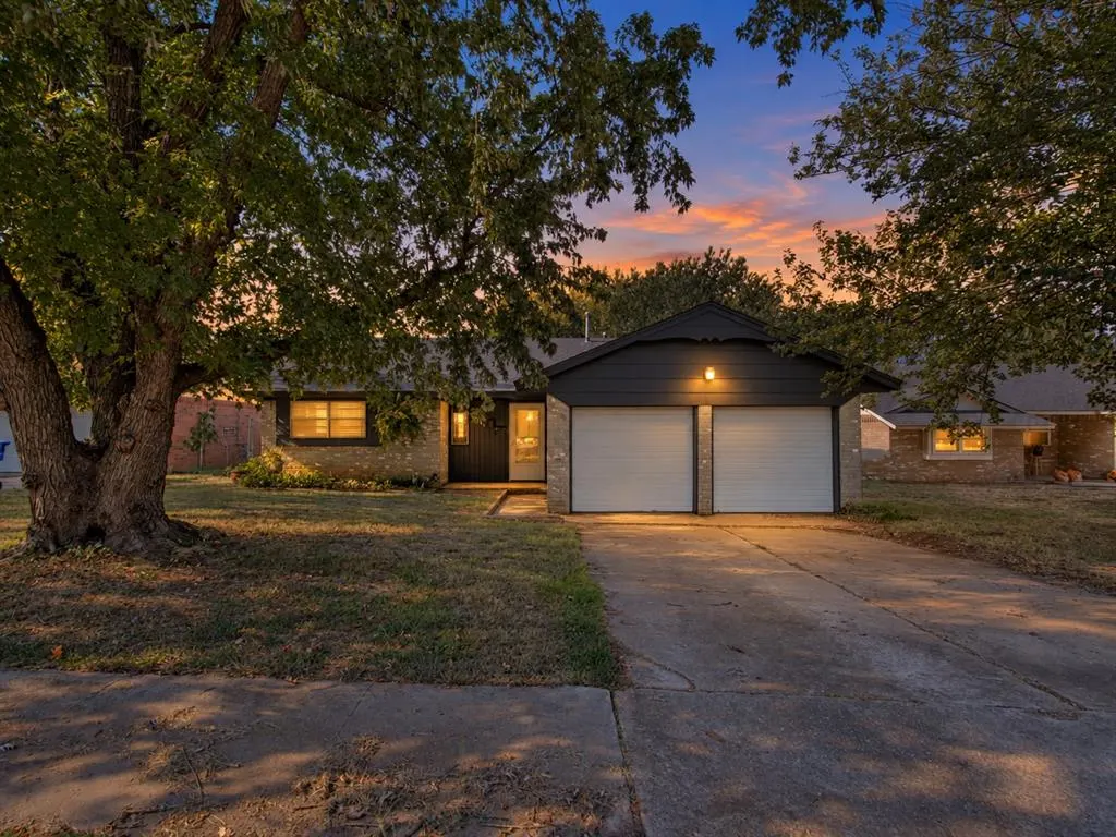 Front exterior — 1414 Princeton Circle, Norman, OK 73071